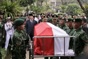 Menteri Pertahanan Sjafrie Sjamsoeddin memimpin upacara pemakaman militer almarhum Jenderal TNI (Purn.) Ryamizard Ryacudu di Taman Makam Pahlawan Nasional Utama Kalibata